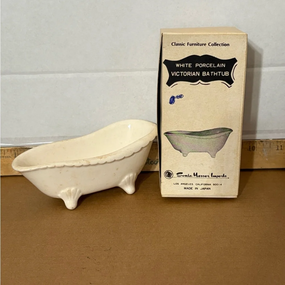 Sonia Messer Imports‎ Classic Furniture Collection white porcelain bathtub W/Box